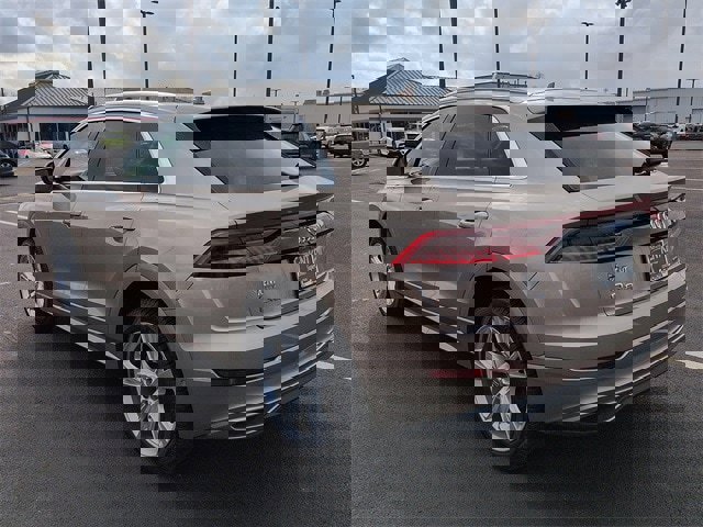 Used 2019 Audi Q8 Prestige w/ Luxury Package image 5