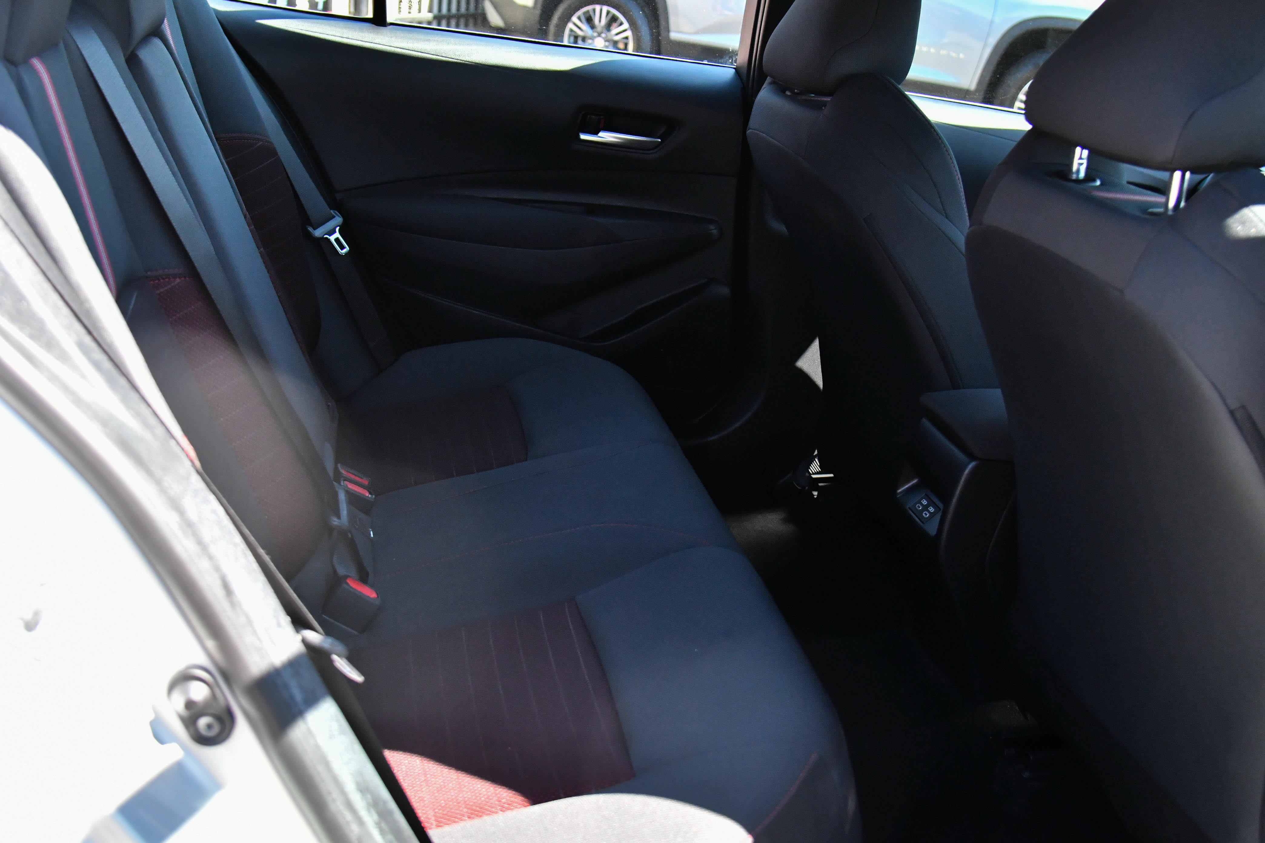 Used 2026 Toyota Corolla SE w/ SE Package FWD image 43