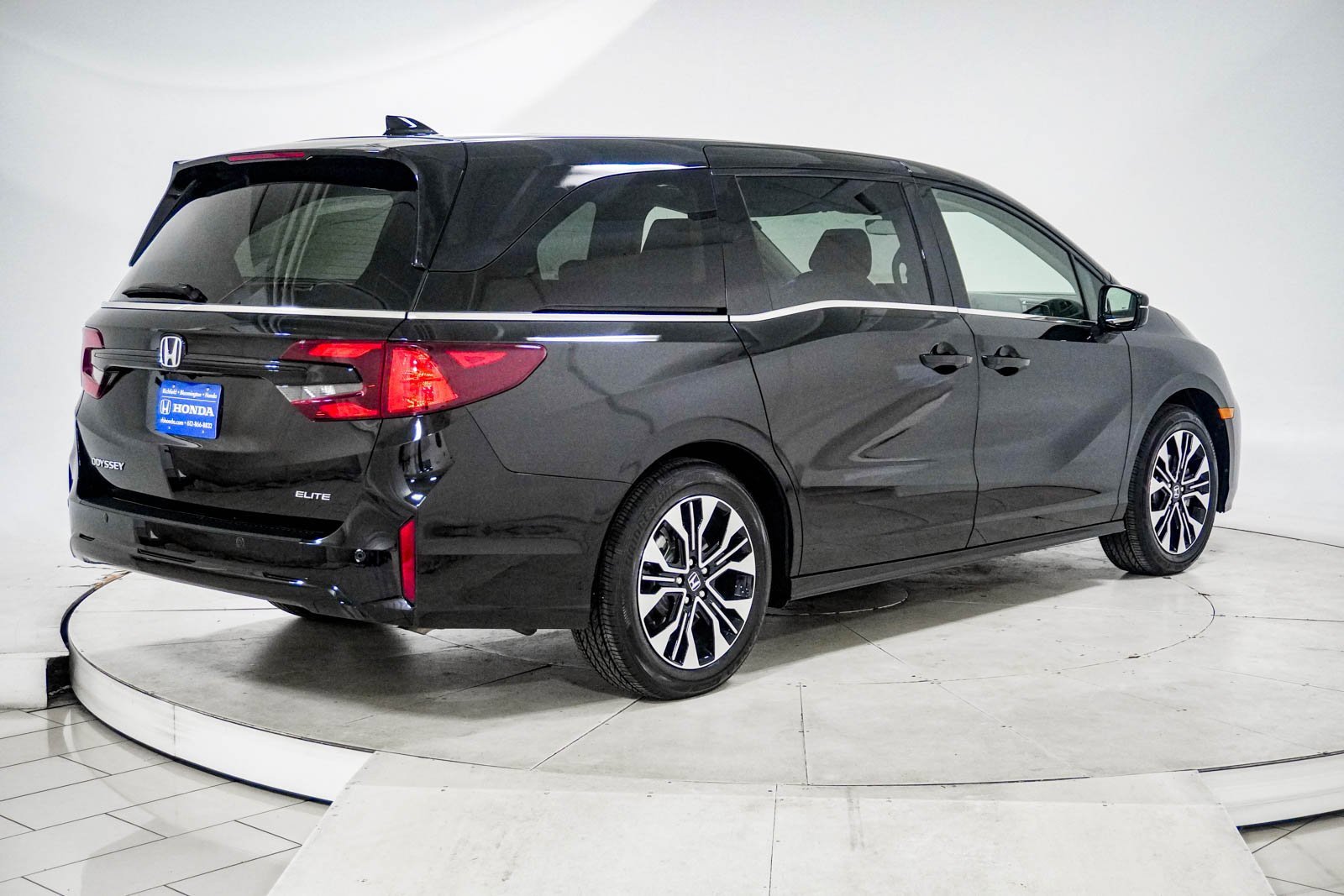 Certified 2026 Honda Odyssey Elite image 12