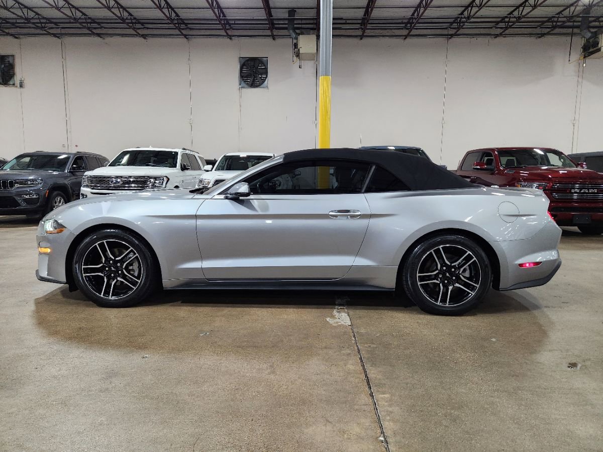 Used 2020 Ford Mustang Premium RWD image 8