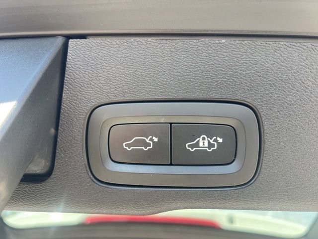 Used 2023 Volvo XC60 B5 Plus w/ Protection Package Premier image 26
