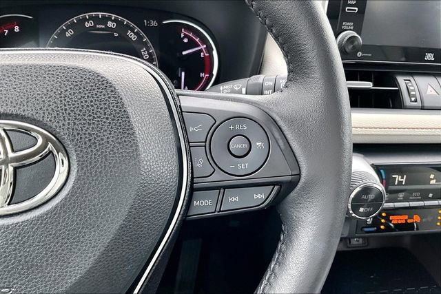 Used 2020 Toyota RAV4 Limited image 12