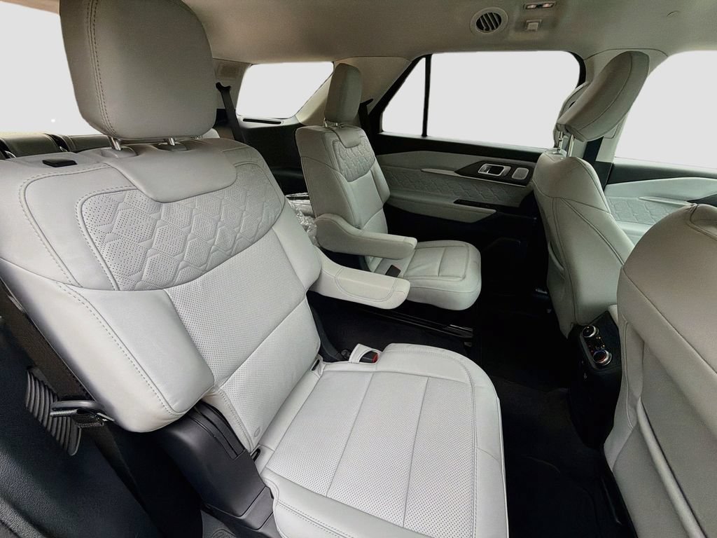 New 2026 Ford Explorer Platinum w/ LUX Leather Package AWD/4WD image 29