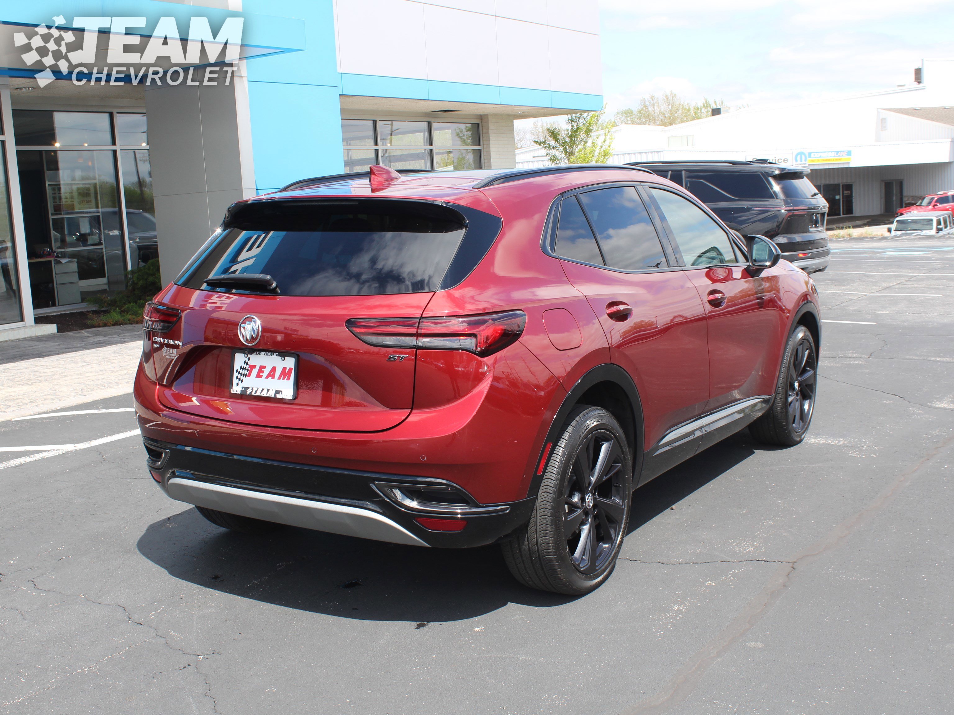 Used 2023 Buick Envision Essence w/ Sport Touring Package AWD/4WD image 4