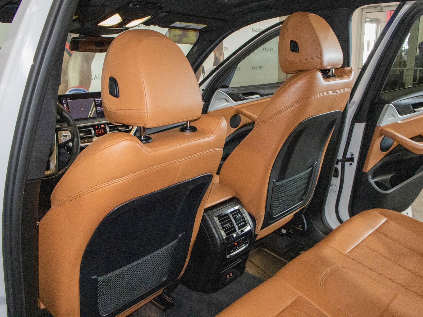 Used 2023 BMW X3 sDrive30i w/ Premium Package w/ZPA image 9