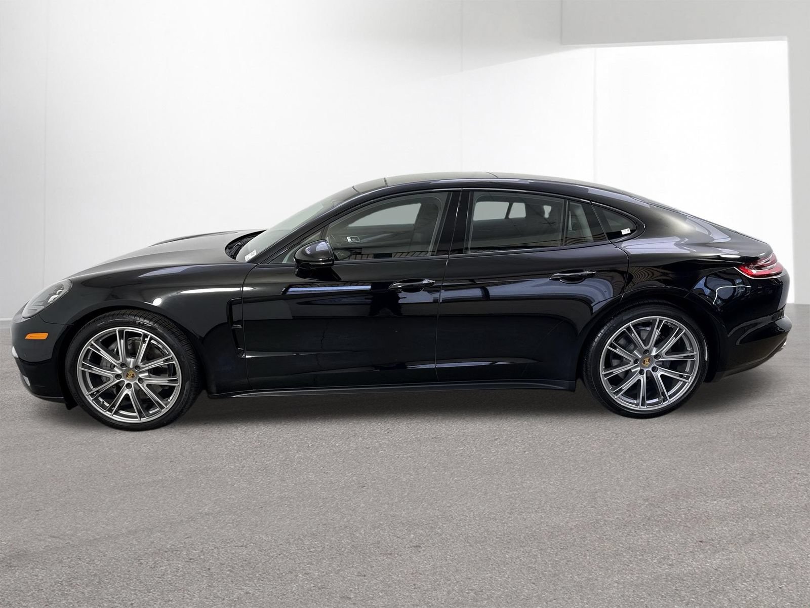 Used 2018 Porsche Panamera 4S AWD/4WD image 28