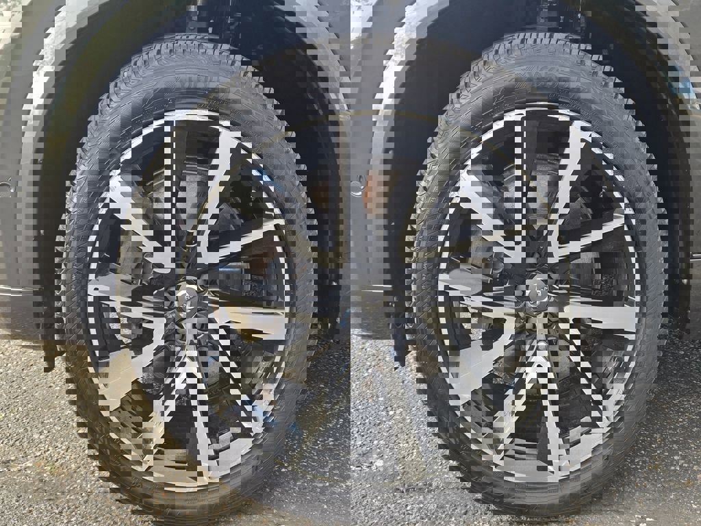 Used 2018 Volvo XC90 T8 Inscription w/ Convenience Package image 7