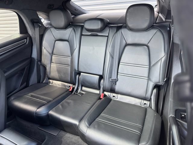 Used 2023 Porsche Cayenne GTS AWD/4WD image 33