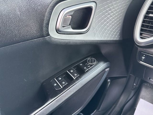Used 2022 Kia Soul LX image 22