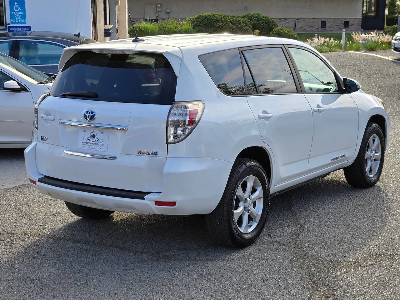 Used 2012 Toyota RAV4 EV image 14