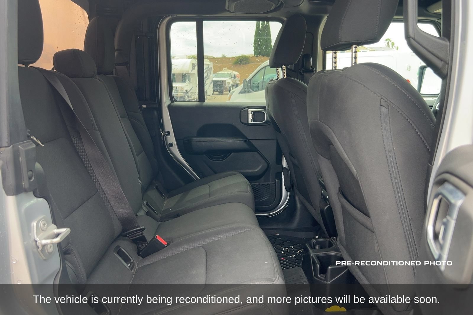 Used 2023 Jeep Gladiator Overland AWD/4WD image 15