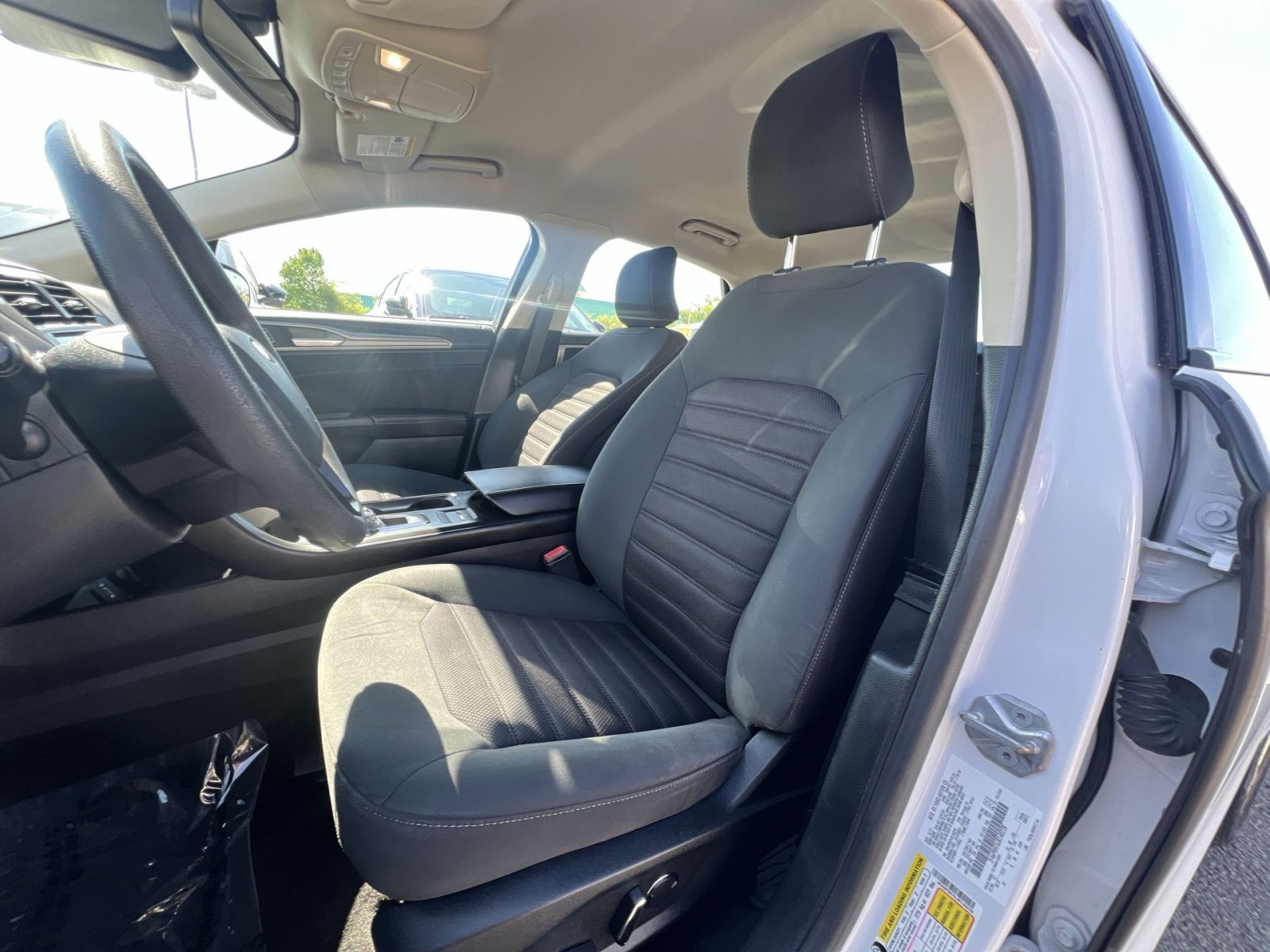 Certified 2018 Ford Fusion SE FWD image 27