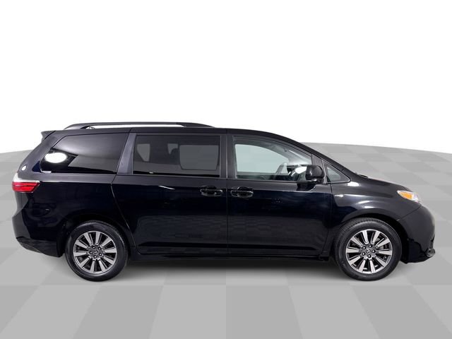 Used 2020 Toyota Sienna LE image 9