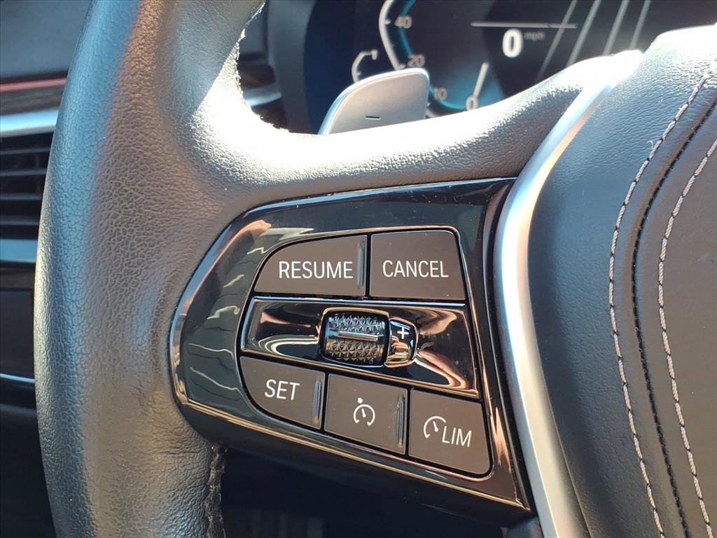 Used 2023 BMW 530e xDrive w/ Convenience Package image 32