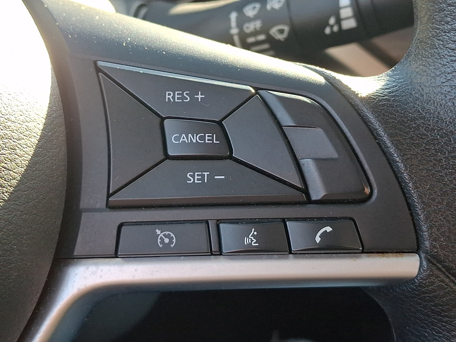 Used 2025 Nissan Altima 2.5 SV FWD image 21