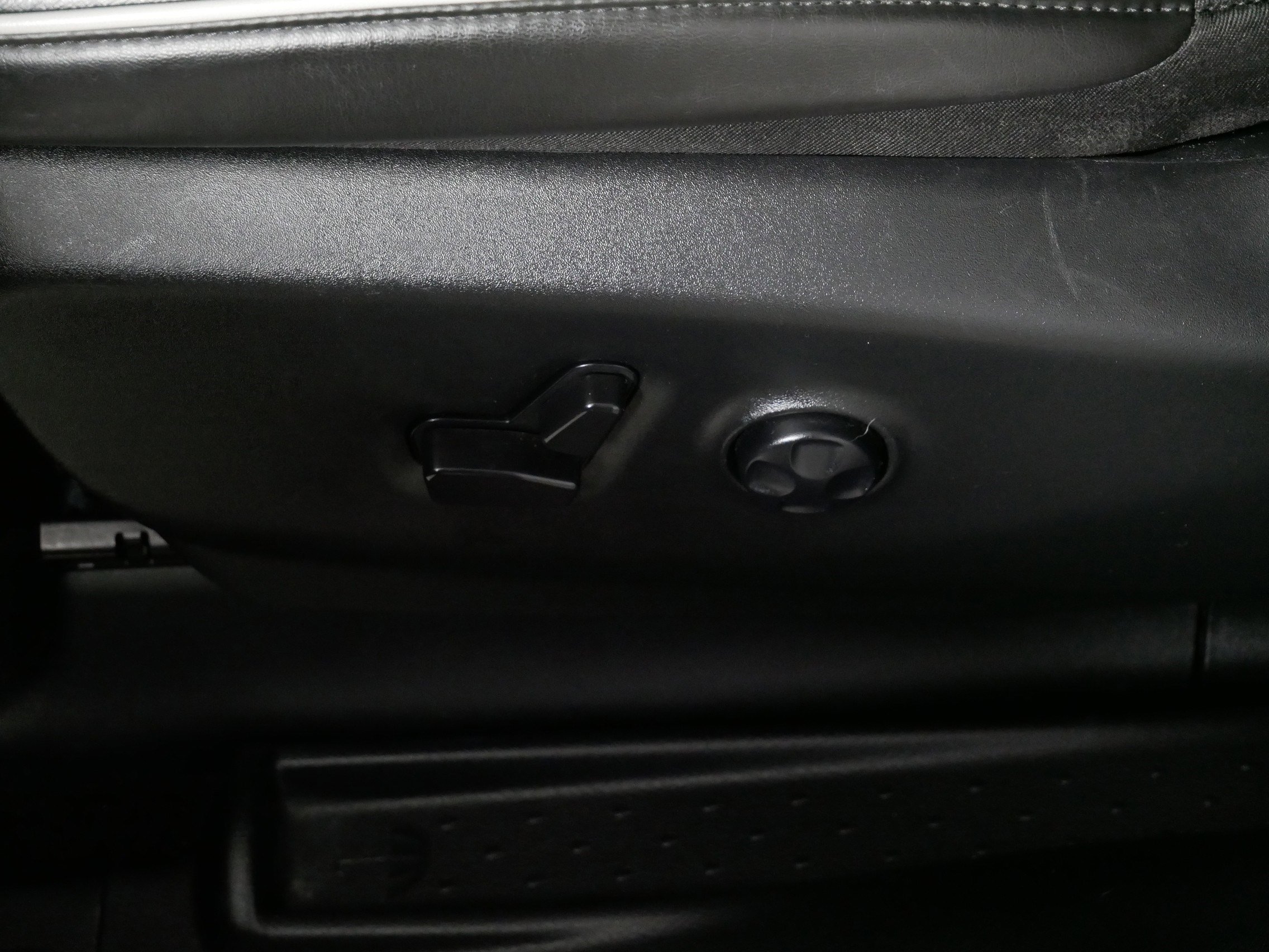 Used 2024 Chrysler Pacifica Premium FWD image 20