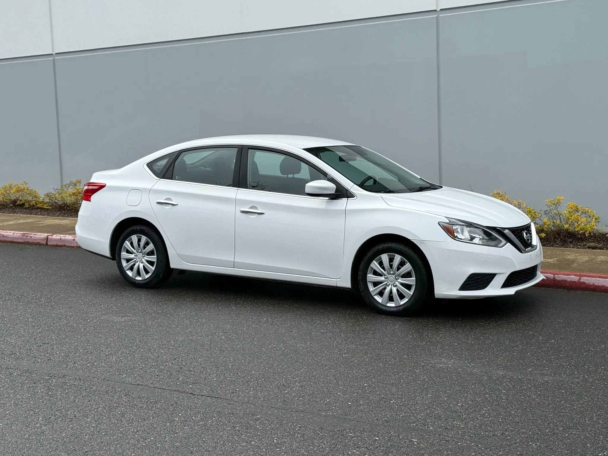 Used 2018 Nissan Sentra S image 7
