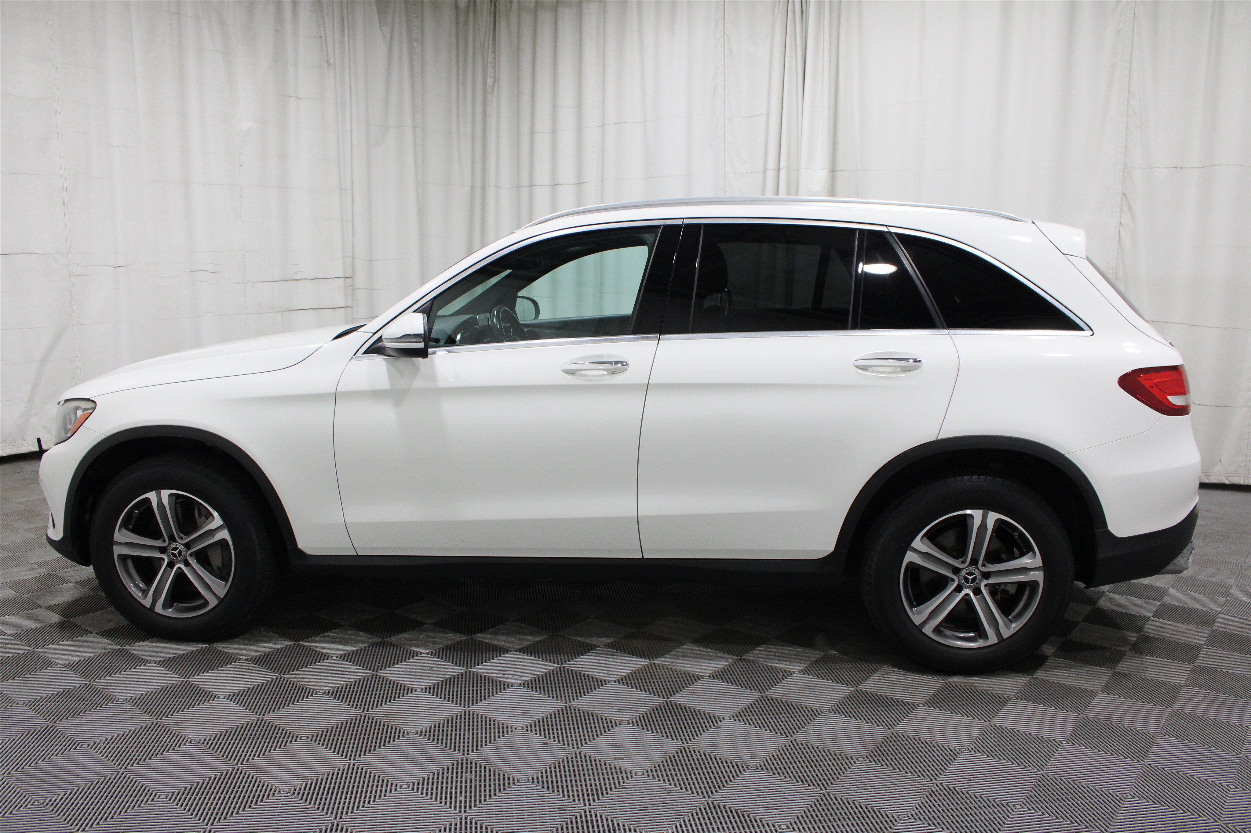 Used 2019 Mercedes-Benz GLC 300 4MATIC image 34