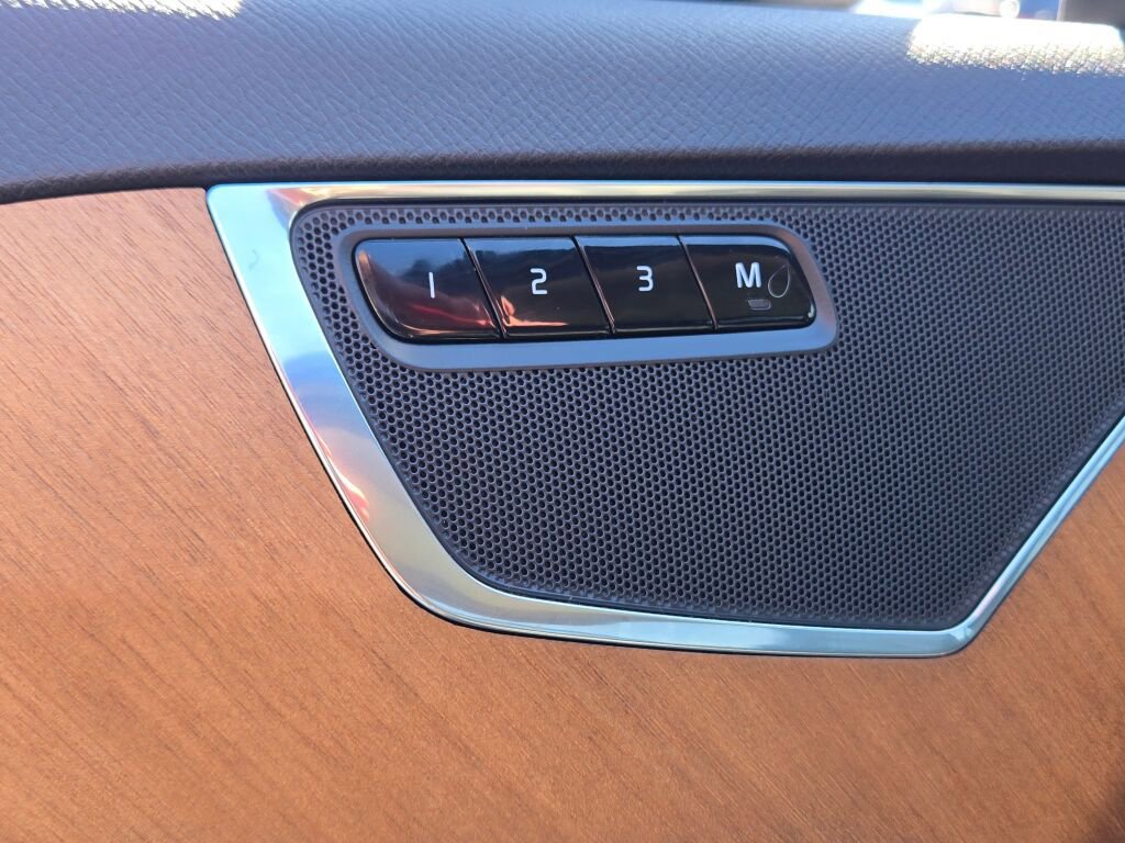 Used 2023 Volvo XC90 T8 Core image 37