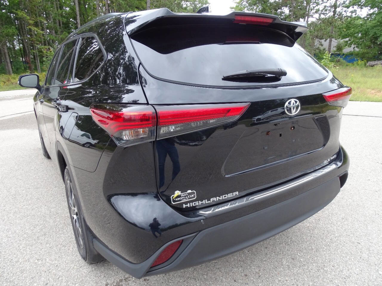 Used 2021 Toyota Highlander XLE image 8