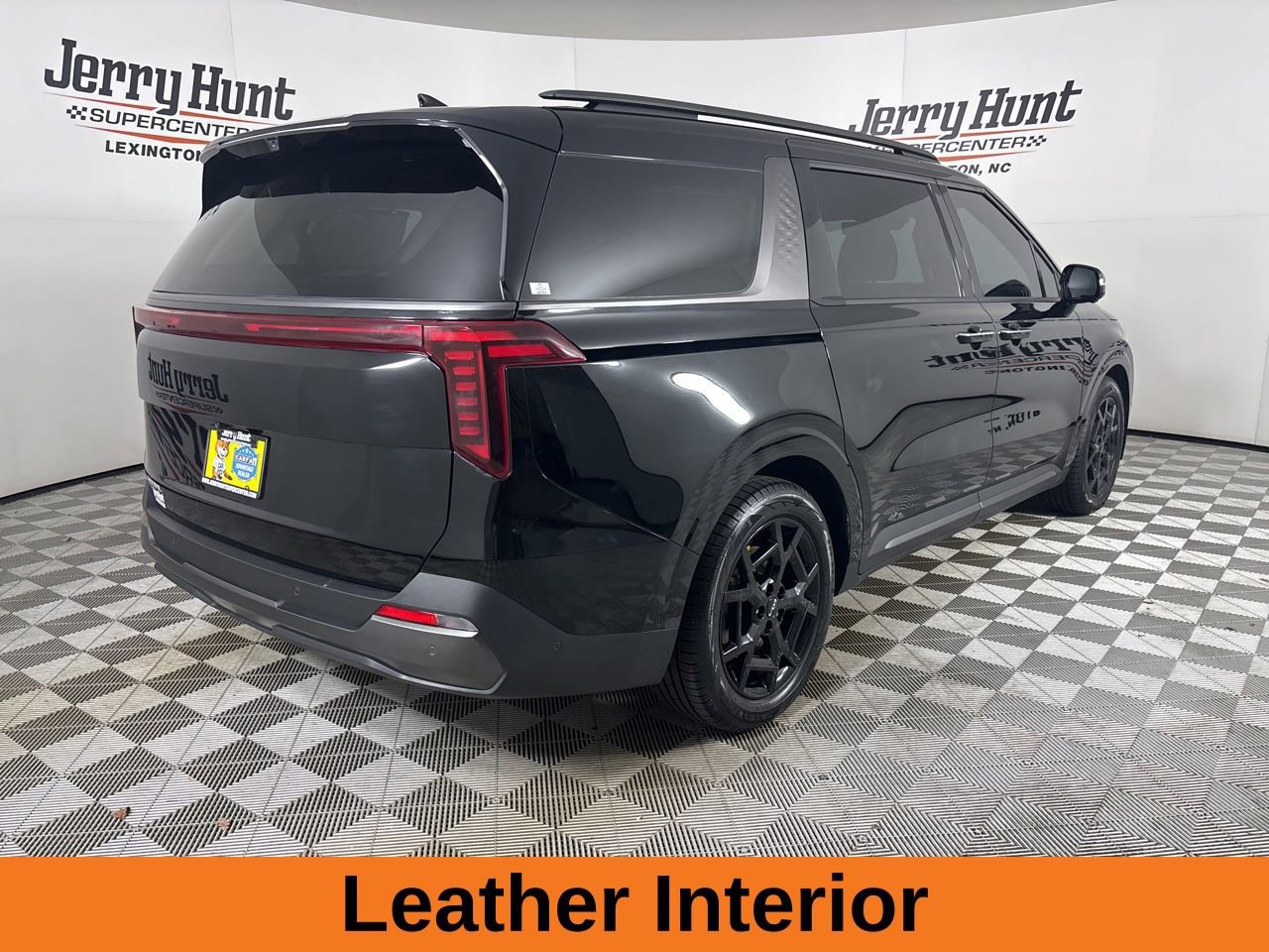 Used 2025 Kia Carnival SX Prestige image 5