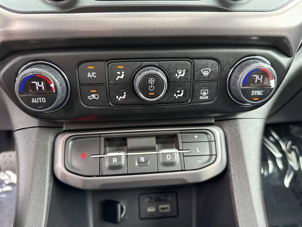 Used 2023 GMC Acadia AT4 w/ Preferred Package image 32