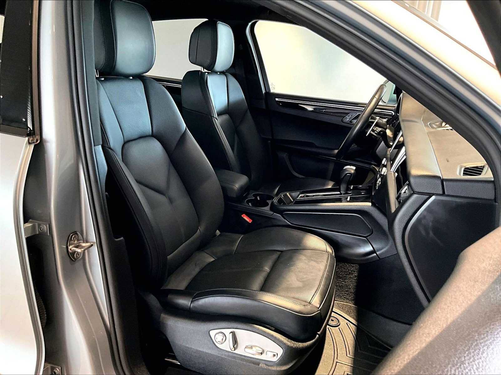 Used 2024 Porsche Macan S image 22