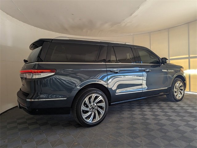 Used 2024 Lincoln Navigator L Reserve image 14