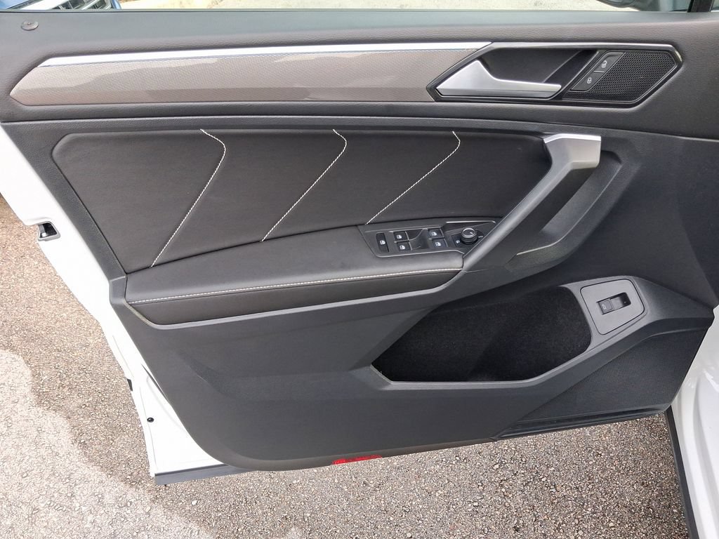 Certified 2024 Volkswagen Tiguan SE R-Line FWD image 16