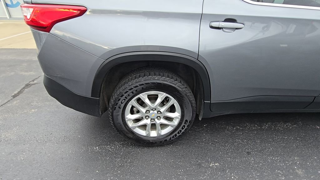 Used 2020 Chevrolet Traverse LT w/ Driver Confidence II Package image 11