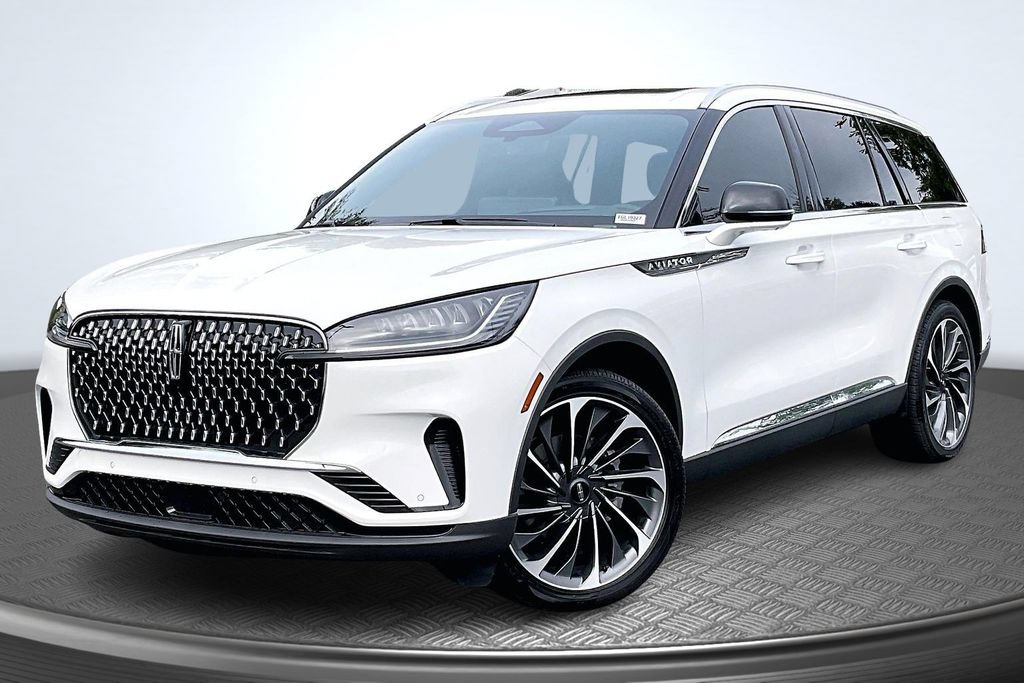 New 2026 Lincoln Aviator Reserve w/ Luxury Package RWD image 2