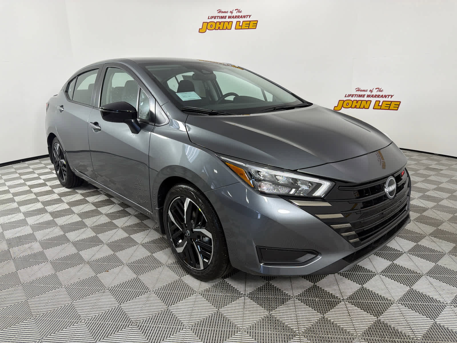 New 2025 Nissan Versa SR w/ Trunk Package image 9