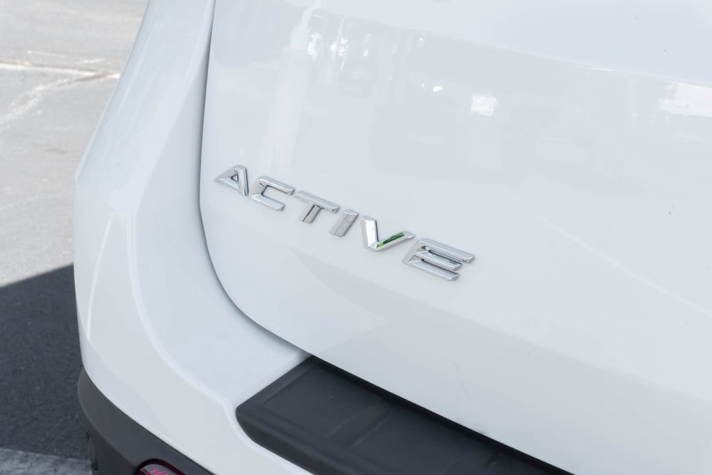 Used 2025 Ford Explorer Active w/ Active Comfort Package RWD image 9