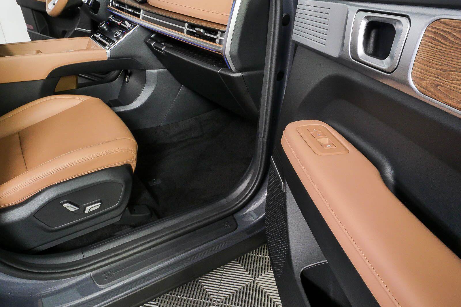New 2026 Hyundai Santa Fe Limited FWD image 24