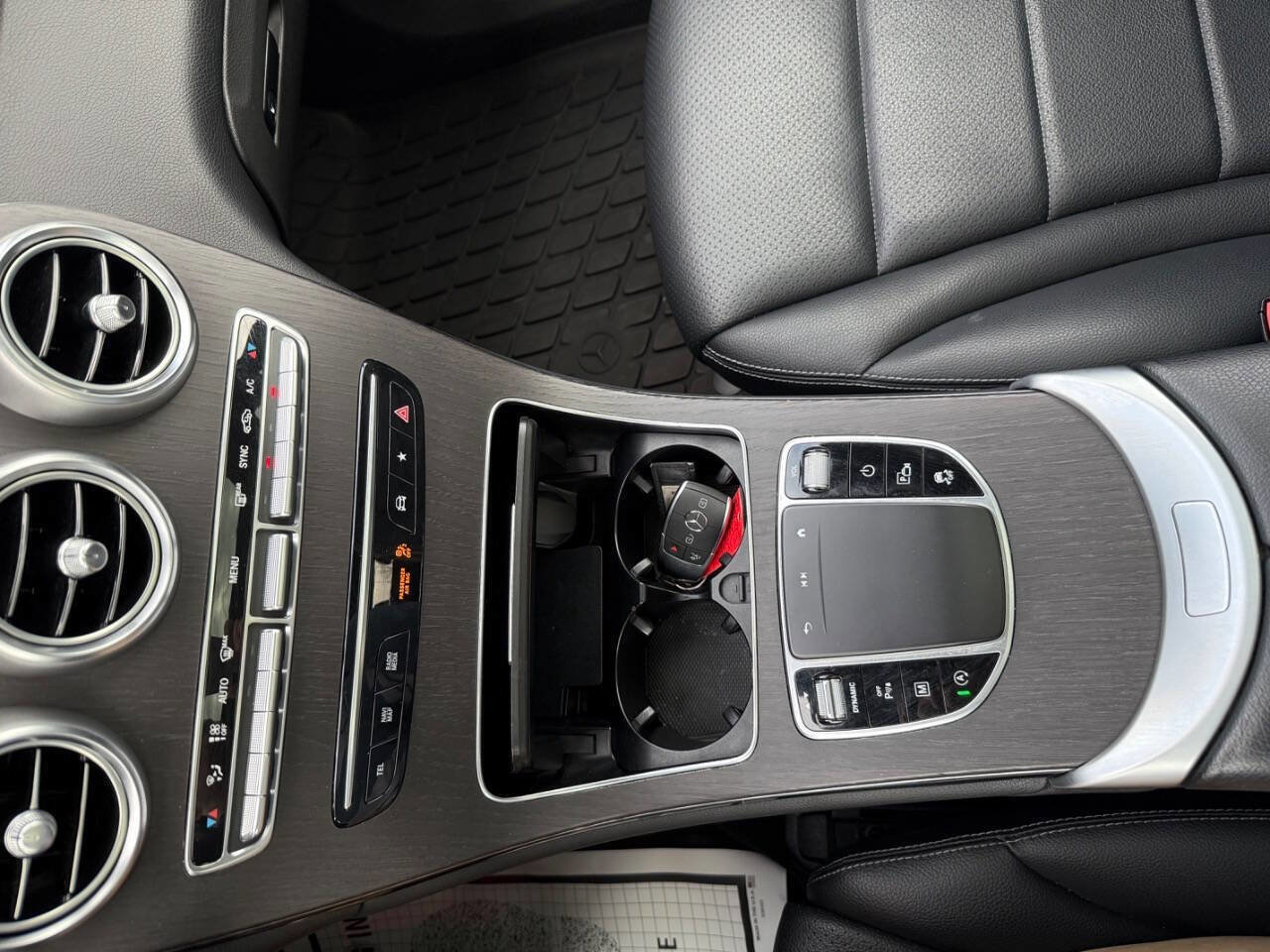 Used 2022 Mercedes-Benz GLC 300 4MATIC image 21