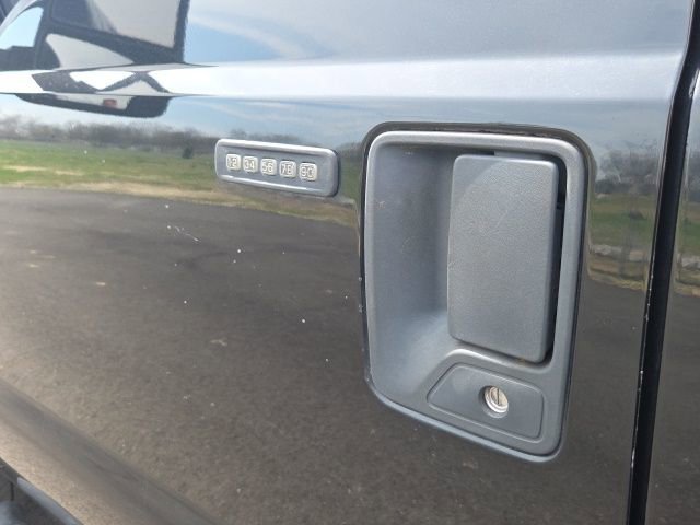 Used 2016 Ford F250 XLT w/ XLT Value Package AWD/4WD image 17