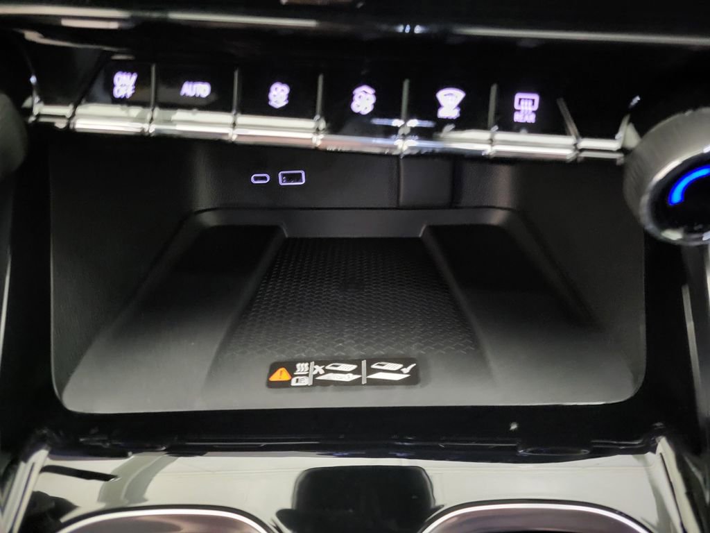 New 2026 Chevrolet Traverse LT w/ LPO, Floor Liner Package image 7