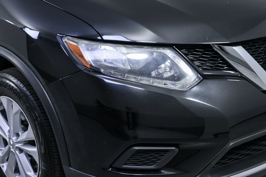 Used 2016 Nissan Rogue SV w/ SV Premium Package image 34