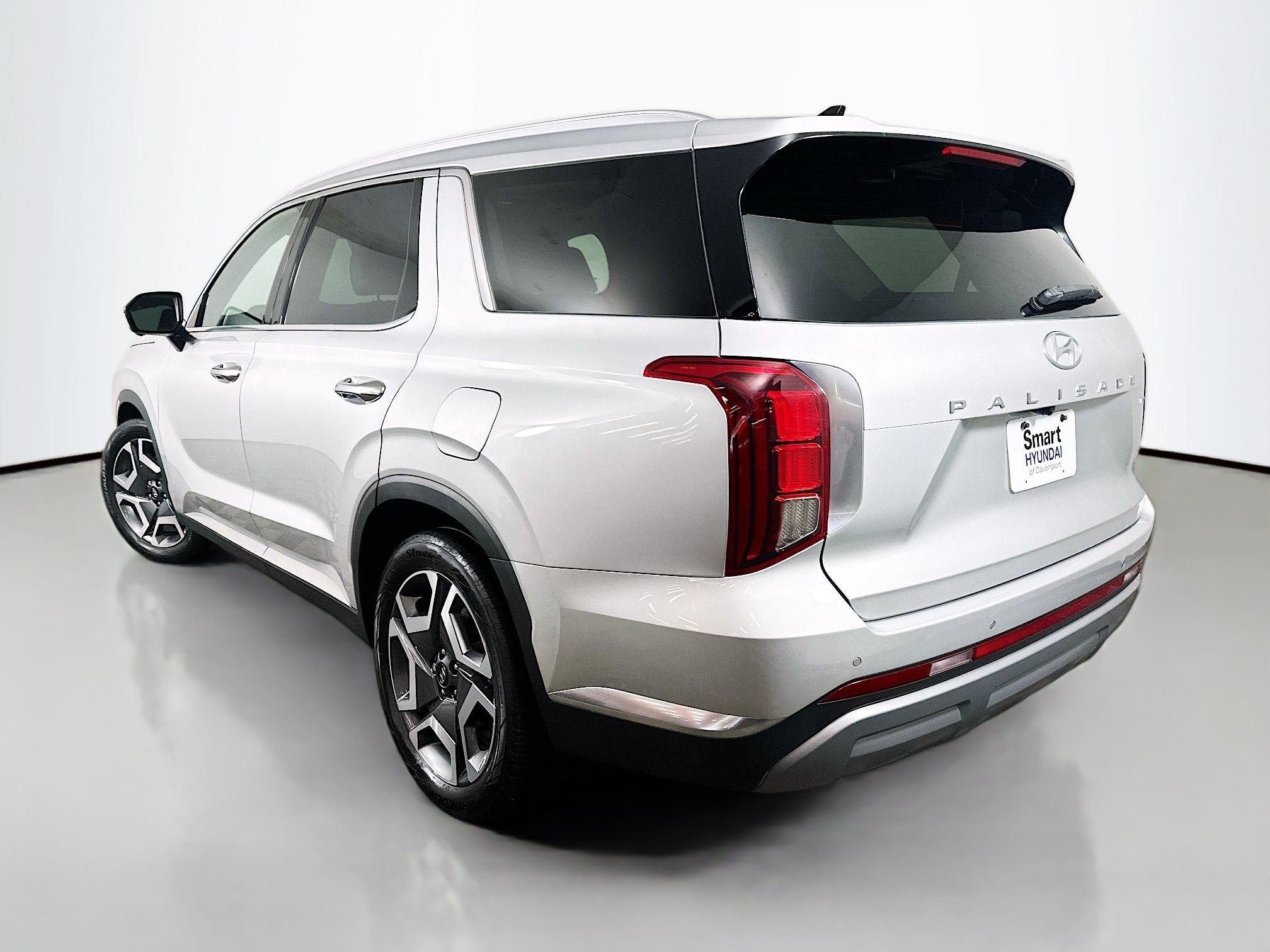 Used 2023 Hyundai Palisade Limited w/ Cargo Package AWD/4WD image 5