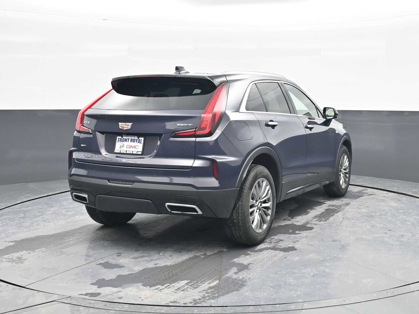 Used 2024 Cadillac XT4 Premium Luxury image 7