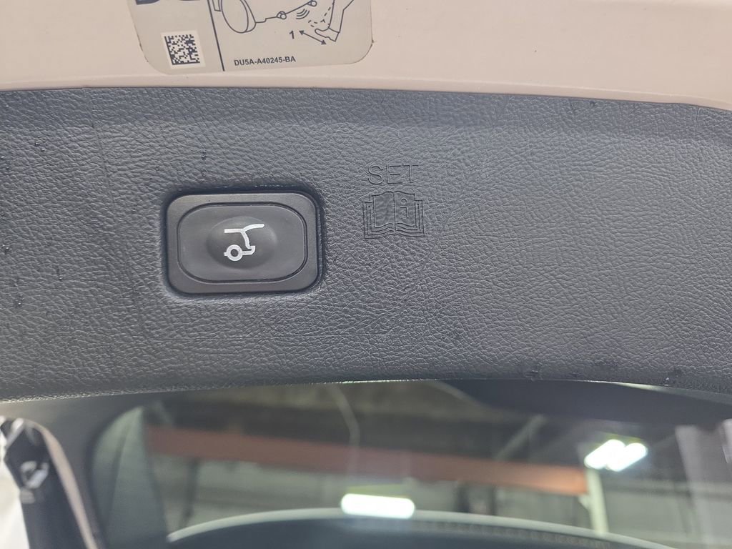 Used 2018 Ford Edge SEL w/ Equipment Group 201A image 13