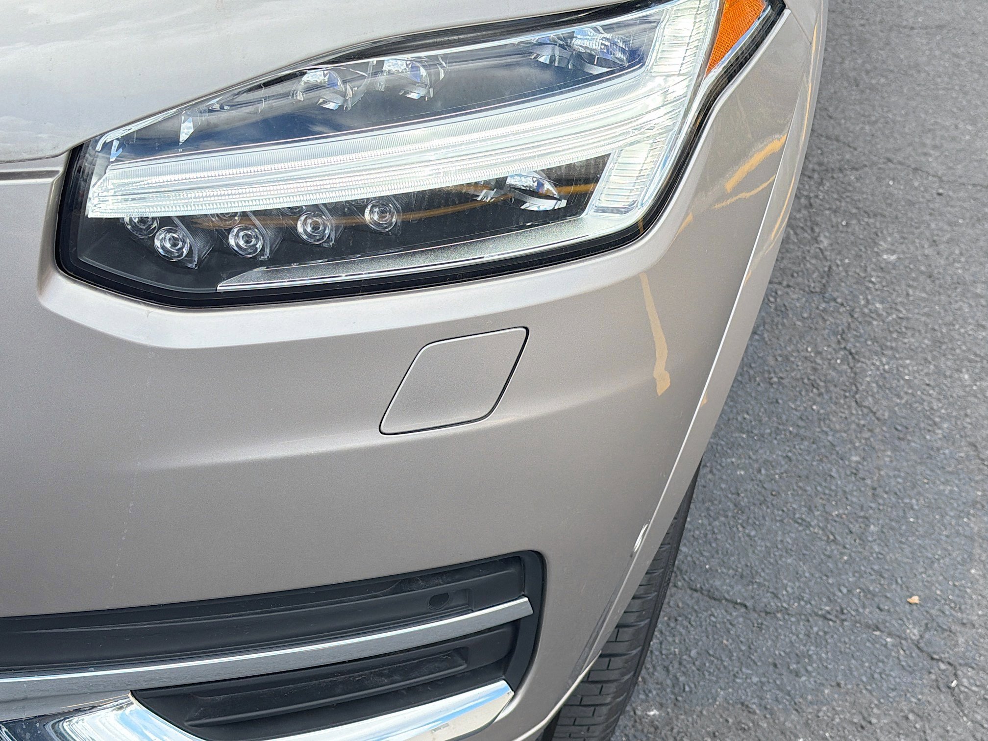 Used 2025 Volvo XC90 B6 Ultra w/ Protection Package Premier image 10