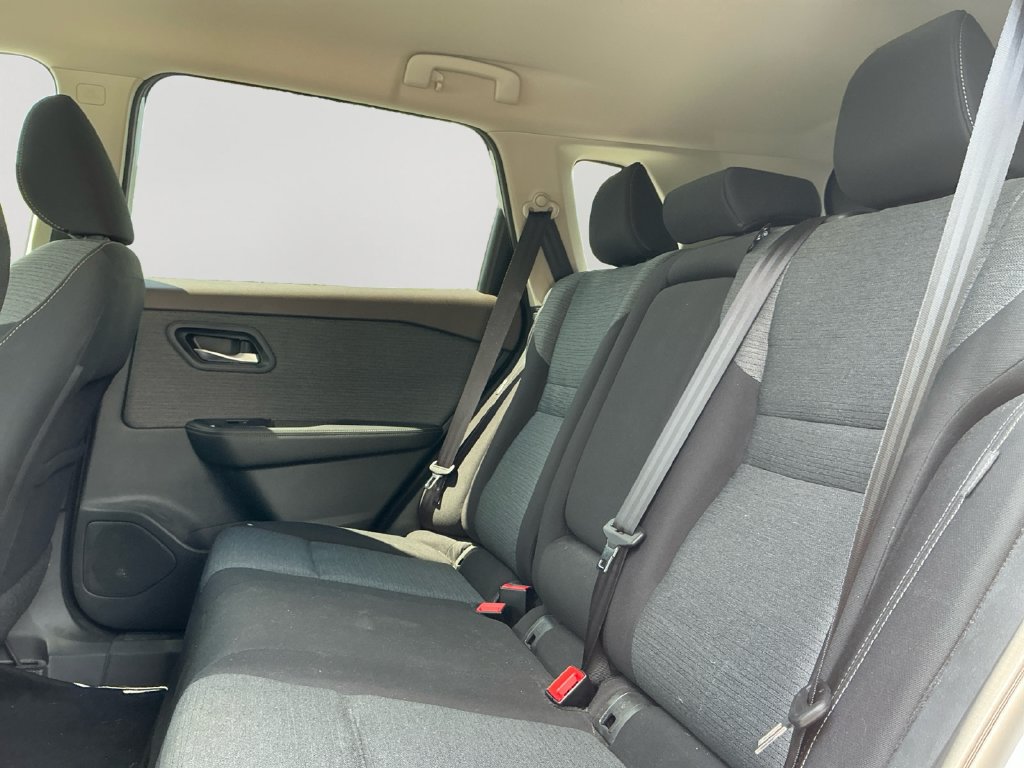 Used 2022 Nissan Rogue SV AWD/4WD image 15