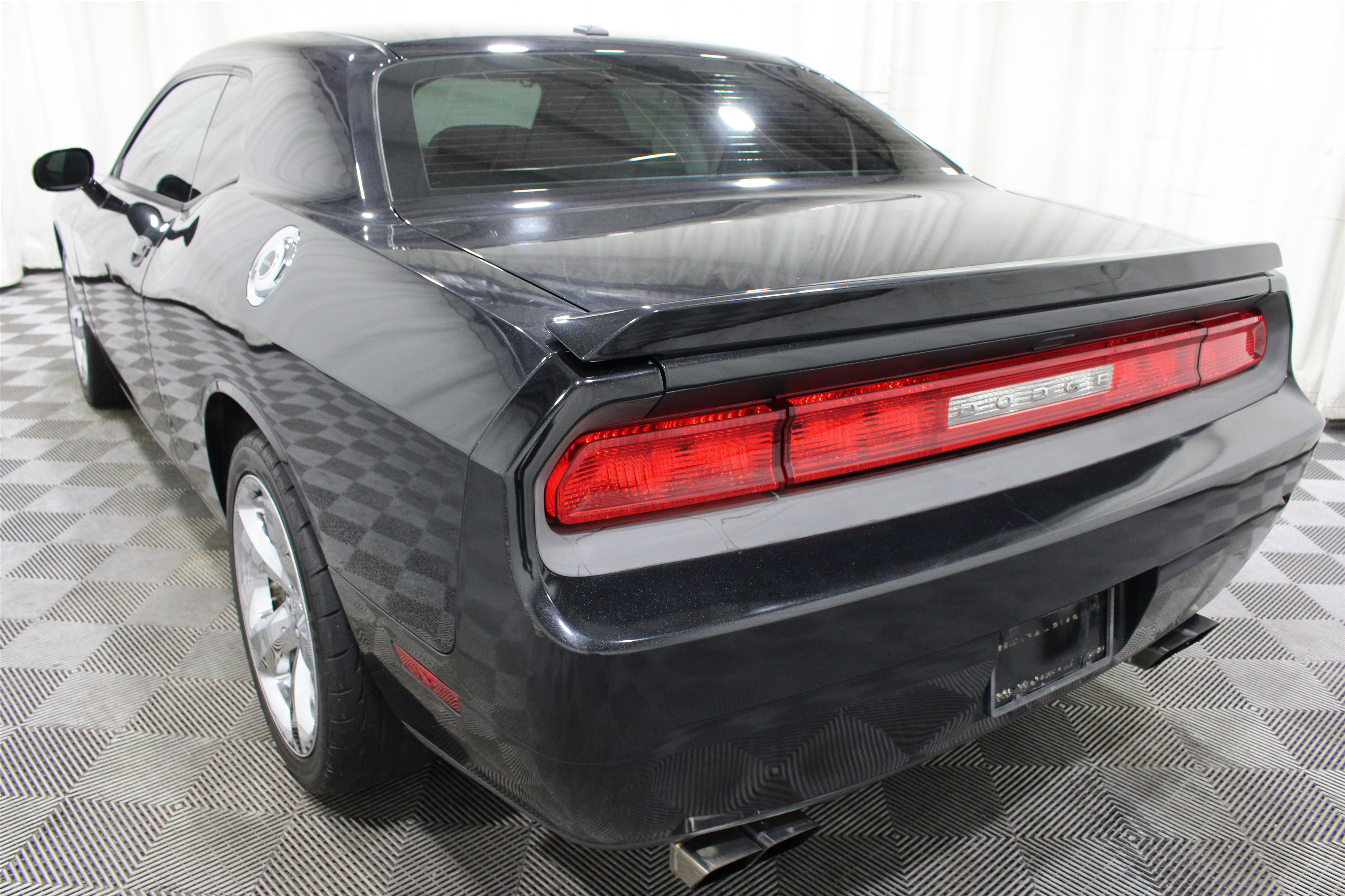 Used 2014 Dodge Challenger R/T RWD image 24