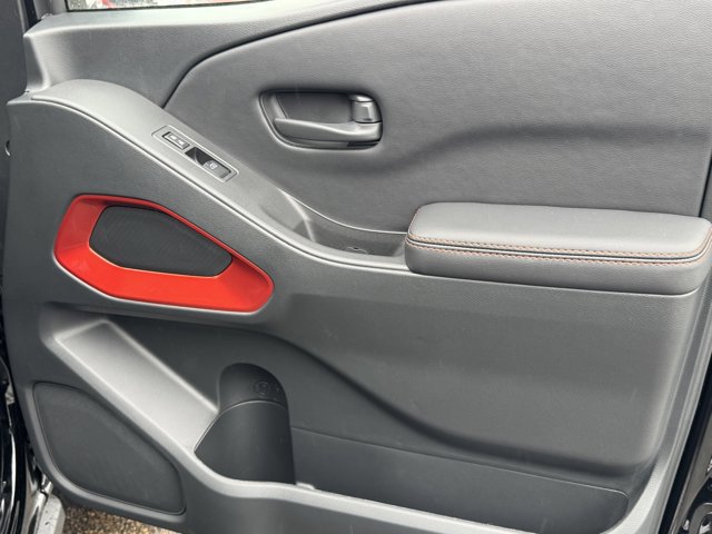 New 2026 Nissan Frontier PRO-4X w/ Pro-4x Convenience Package image 8