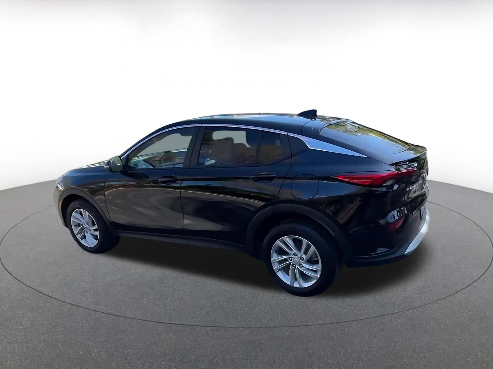 Used 2025 Buick Envista Preferred image 11