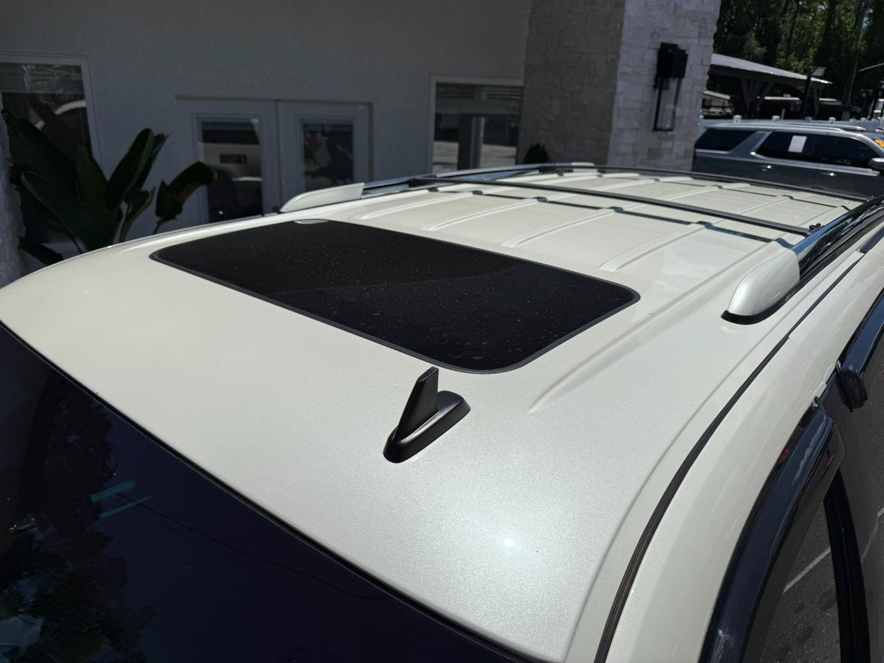 Used 2011 Cadillac Escalade Premium AWD/4WD image 13