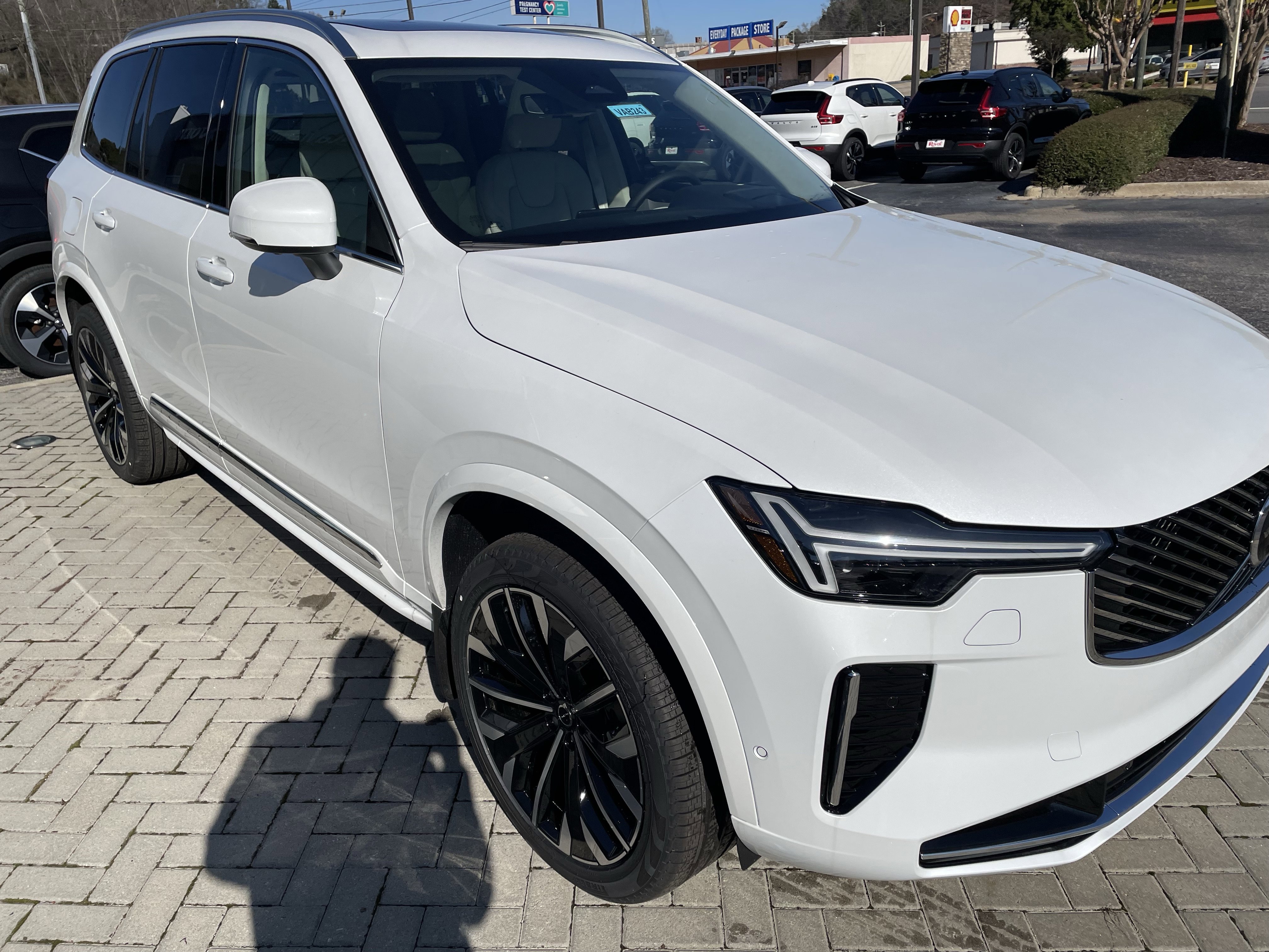 New 2026 Volvo XC90 B6 Ultra w/ Lounge Package image 3