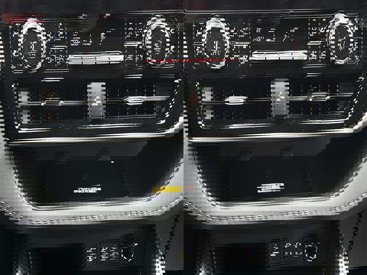 Used 2023 Toyota Highlander Limited image 18