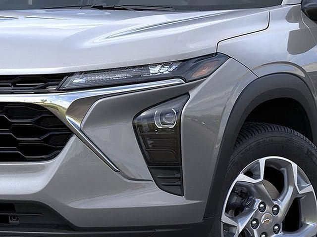 New 2026 Chevrolet Trax LS w/ LS Convenience Package FWD image 18